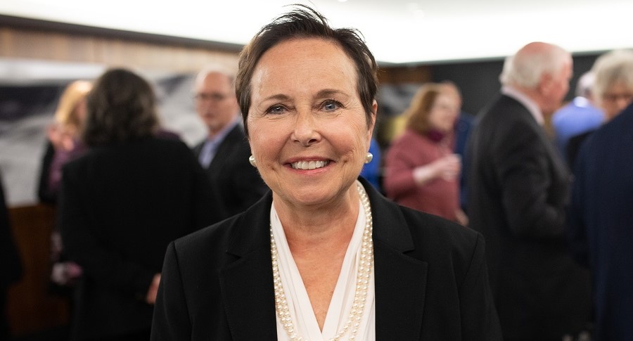 Headshot of Debra Cooper Burger